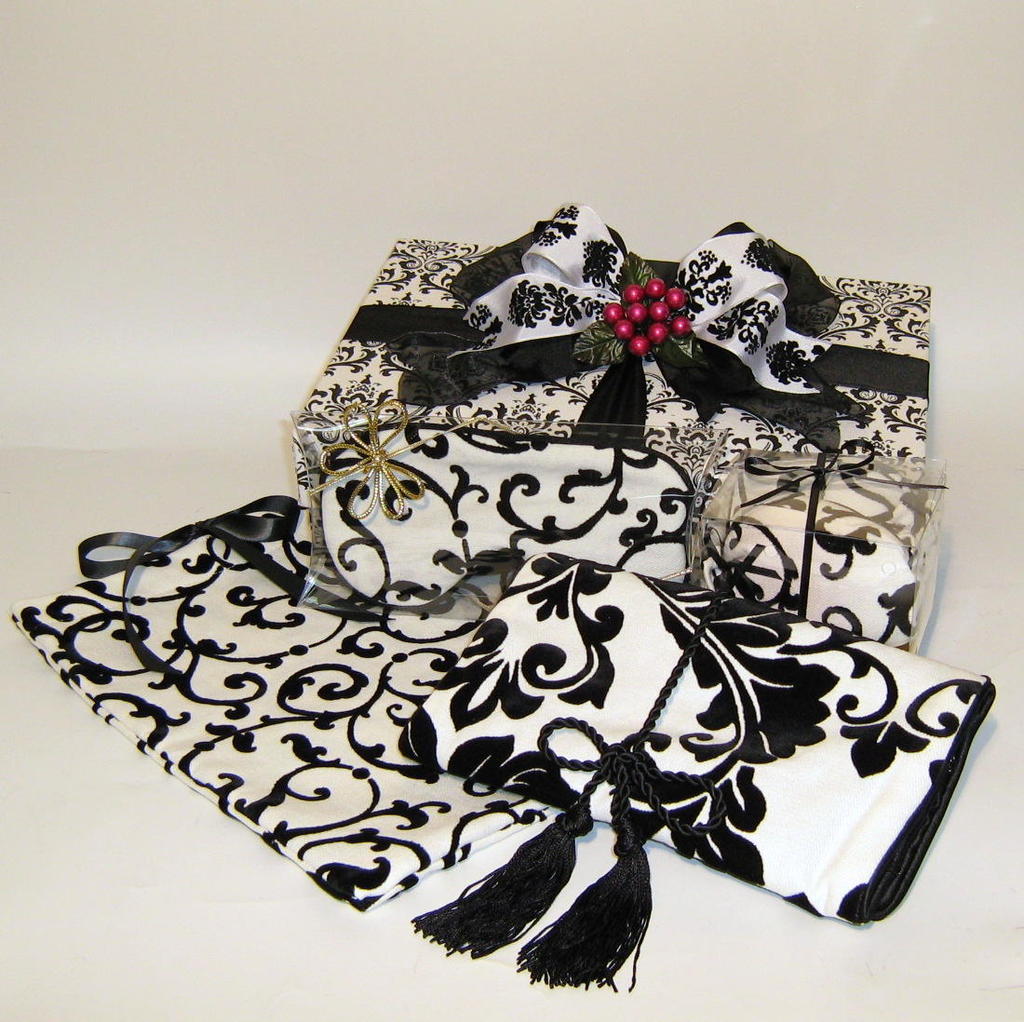 Black and White Woman's Travel Collection